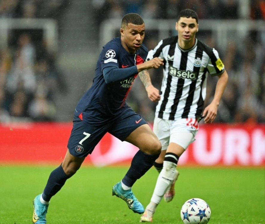 冲刺阶段突围战来临，纽卡斯尔围绕欧篮联更衣室发声，更衣室稳定，资深球员宣示担当的简单介绍