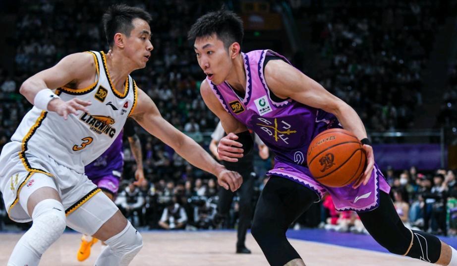 关于深圳男篮迎CBA季后赛关键赛，转会期强势反弹，悬念犹存，医务组通报恢复的信息